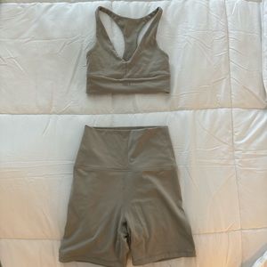 SET ACTIVE Luxform Racer V bra and bike shorts XS in the color DUNE